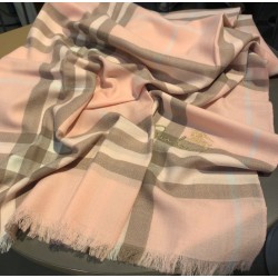 Dettagli perfetti Burberry Scialle Cashmere Classic check 70 x 220 Dettagli perfetti Burberry Scialle Cashmere Classic check 70 x 220