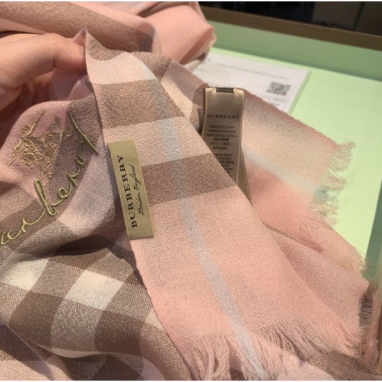 Dupe Dettagli perfetti Burberry Scialle Cashmere Classic check 70 x 220 imitazioni perfette Replica Dettagli perfetti Burberry Scialle Cashmere Classic check 70 x 220 Griffate