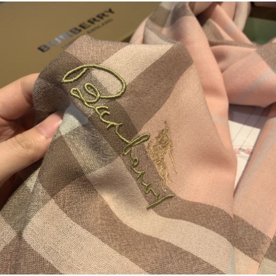 Dupe Dettagli perfetti Burberry Scialle Cashmere Classic check 70 x 220 imitazioni perfette Replica Dettagli perfetti Burberry Scialle Cashmere Classic check 70 x 220 Griffate