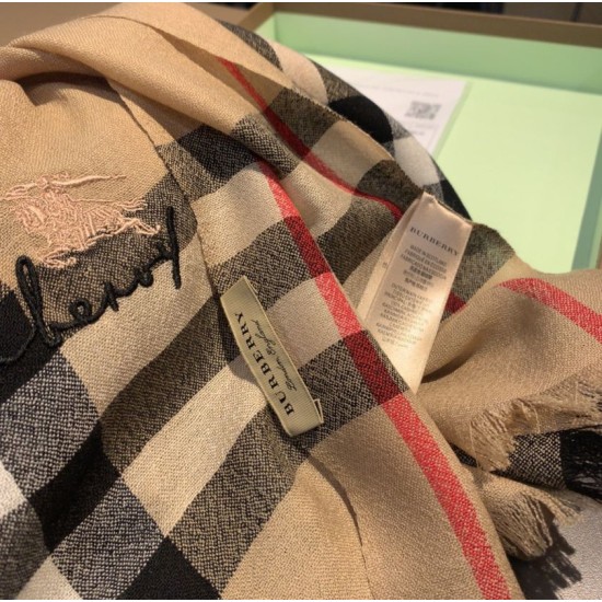 Dupe Pari replica Scialle Burberry in cashmere classico check 70 x 220 imitazioni perfette Replica Pari Scialle Burberry in cashmere classico check 70 x 220 Griffate