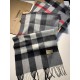Dupe falso Burberry scialle classico in cashmere con motivo check medio 40 x 180 imitazioni perfette Replica falso Burberry scialle classico in cashmere con motivo check medio 40 x 180 Griffate
