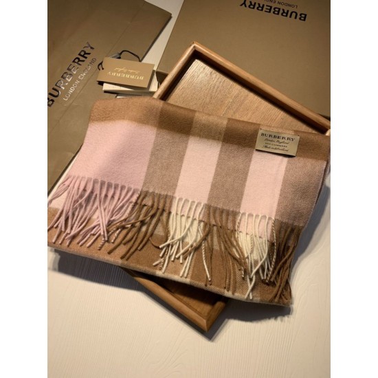 Dupe replica Burberry scialle classico in cashmere con motivo check medio 40 x 180 imitazioni perfette Replica Burberry scialle classico in cashmere con motivo check medio 40 x 180 Griffate