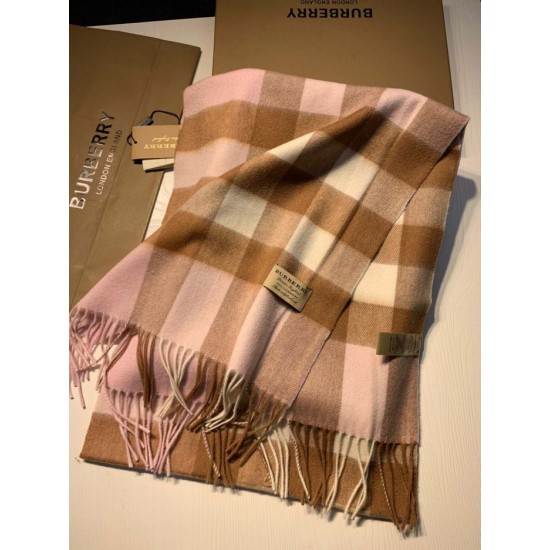 Dupe replica Burberry scialle classico in cashmere con motivo check medio 40 x 180 imitazioni perfette Replica Burberry scialle classico in cashmere con motivo check medio 40 x 180 Griffate