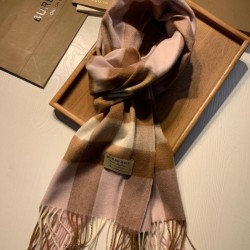 Dupe replica Burberry scialle classico in cashmere con motivo check medio 40 x 180 imitazioni perfette Replica Burberry scialle classico in cashmere con motivo check medio 40 x 180 Griffate