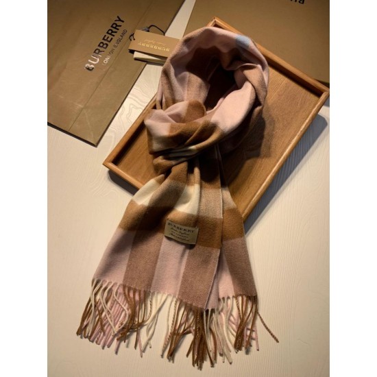 Dupe replica Burberry scialle classico in cashmere con motivo check medio 40 x 180 imitazioni perfette Replica Burberry scialle classico in cashmere con motivo check medio 40 x 180 Griffate