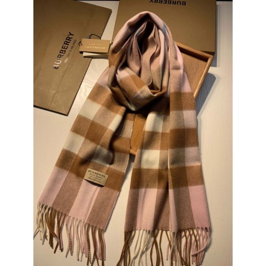 Dupe replica Burberry scialle classico in cashmere con motivo check medio 40 x 180 imitazioni perfette Replica Burberry scialle classico in cashmere con motivo check medio 40 x 180 Griffate