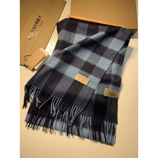 Dupe Burberry scialle classico in cashmere con motivo check medio 40 x 180 imitazioni perfette Replica Burberry scialle classico in cashmere con motivo check medio 40 x 180 Griffate