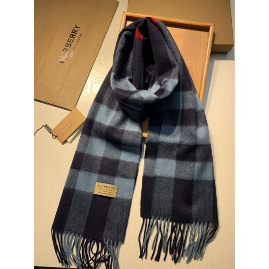 Dupe Burberry scialle classico in cashmere con motivo check medio 40 x 180 imitazioni perfette Replica Burberry scialle classico in cashmere con motivo check medio 40 x 180 Griffate