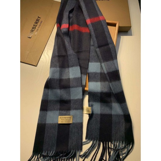 Dupe Burberry scialle classico in cashmere con motivo check medio 40 x 180 imitazioni perfette Replica Burberry scialle classico in cashmere con motivo check medio 40 x 180 Griffate