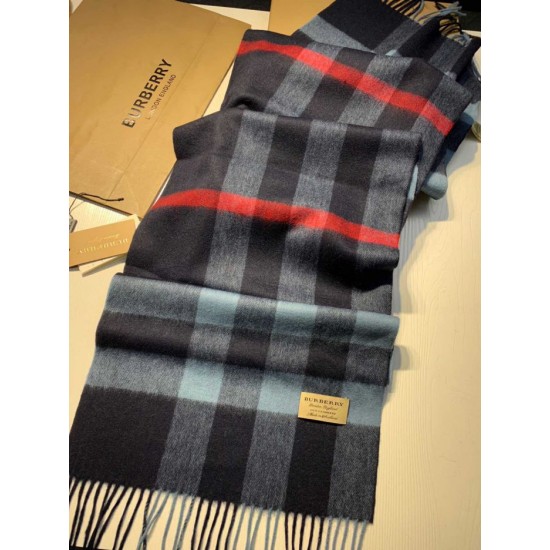 Dupe Burberry scialle classico in cashmere con motivo check medio 40 x 180 imitazioni perfette Replica Burberry scialle classico in cashmere con motivo check medio 40 x 180 Griffate