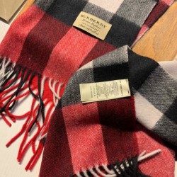Dupe Burberry scialle classico in cashmere con motivo check medio 40 x 180 imitazioni perfette Replica Burberry scialle classico in cashmere con motivo check medio 40 x 180 Griffate