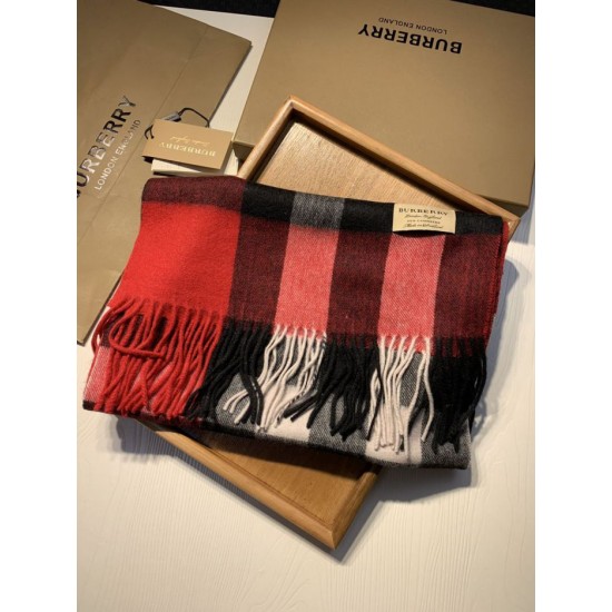 Dupe Burberry scialle classico in cashmere con motivo check medio 40 x 180 imitazioni perfette Replica Burberry scialle classico in cashmere con motivo check medio 40 x 180 Griffate
