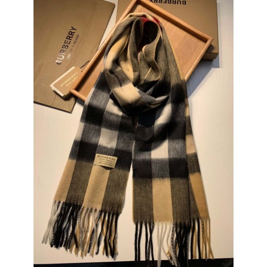 Dupe replica Burberry scialle classico in cashmere con motivo check medio 40 x 180 imitazioni perfette Replica Burberry scialle classico in cashmere con motivo check medio 40 x 180 Griffate