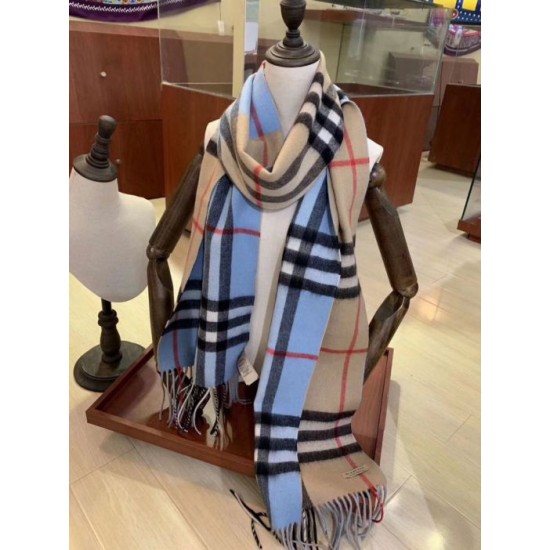 Dupe Dettagli perfetti Burberry Scialle in cashmere con motivo check classico 30 x 250 imitazioni perfette Replica Dettagli perfetti Burberry Scialle in cashmere con motivo check classico 30 x 250 Griffate