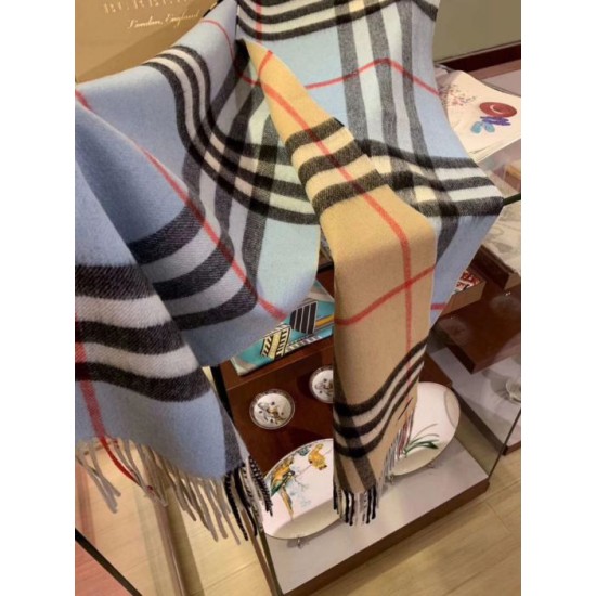 Dupe Dettagli perfetti Burberry Scialle in cashmere con motivo check classico 30 x 250 imitazioni perfette Replica Dettagli perfetti Burberry Scialle in cashmere con motivo check classico 30 x 250 Griffate