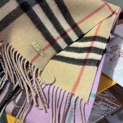 Dupe Alta gamma replica Burberry Scialle in cashmere con motivo check classico 30 x 250 imitazioni perfette Replica Alta gamma Burberry Scialle in cashmere con motivo check classico 30 x 250 Griffate