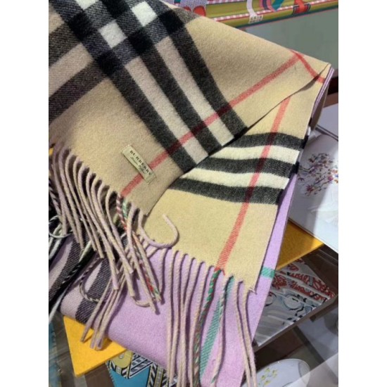 Dupe Alta gamma replica Burberry Scialle in cashmere con motivo check classico 30 x 250 imitazioni perfette Replica Alta gamma Burberry Scialle in cashmere con motivo check classico 30 x 250 Griffate
