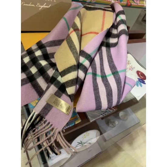 Dupe Alta gamma replica Burberry Scialle in cashmere con motivo check classico 30 x 250 imitazioni perfette Replica Alta gamma Burberry Scialle in cashmere con motivo check classico 30 x 250 Griffate
