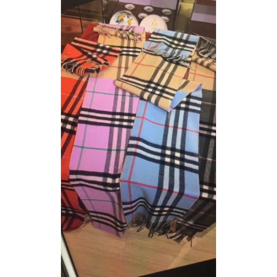 Dupe Alta gamma replica Burberry Scialle in cashmere con motivo check classico 30 x 250 imitazioni perfette Replica Alta gamma Burberry Scialle in cashmere con motivo check classico 30 x 250 Griffate