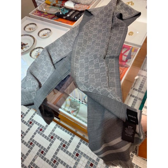 Dupe Sciarpa da uomo classica in cashmere double face Grigio imitazioni perfette Replica Sciarpa da uomo classica in cashmere double face Grigio Griffate