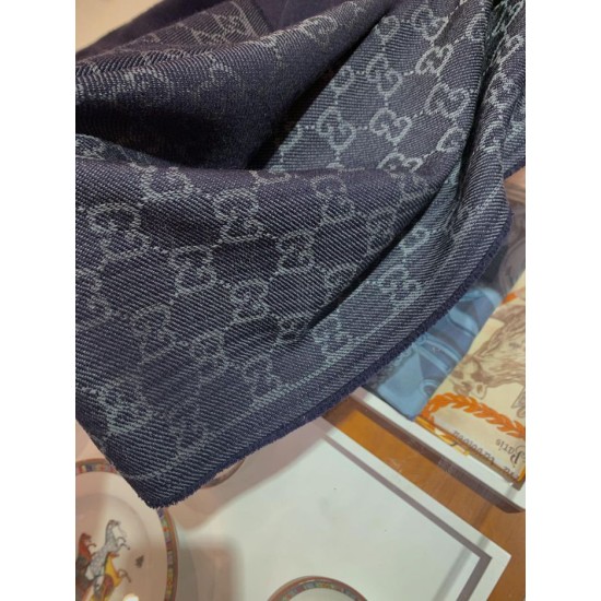 Dupe Sciarpa classica da uomo in cashmere double face Blu scuro imitazioni perfette Replica Sciarpa classica da uomo in cashmere double face Blu scuro Griffate