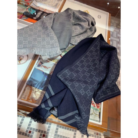 Dupe Sciarpa classica da uomo in cashmere double face Blu scuro imitazioni perfette Replica Sciarpa classica da uomo in cashmere double face Blu scuro Griffate