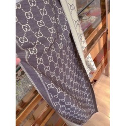 Scialle in lurex intarsiato con elementi classici in edizione limitata Marrone Scialle in lurex intarsiato con elementi classici in edizione limitata Marrone