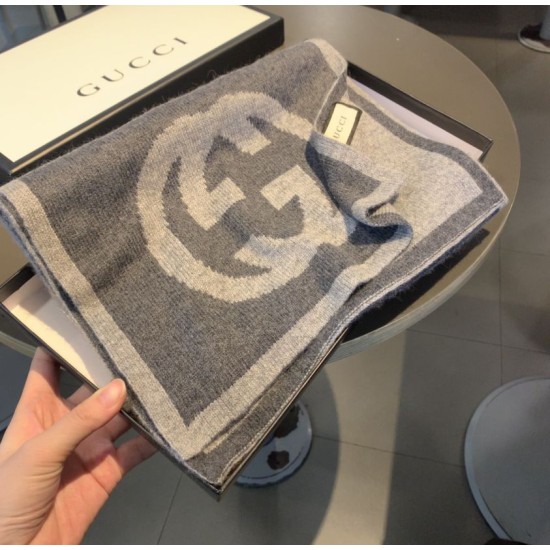 Dupe Sciarpa Classic Cashmere Grigio Scuro imitazioni perfette Replica Sciarpa Classic Cashmere Grigio Scuro Griffate