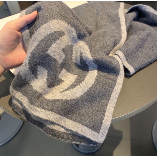 Dupe Sciarpa Classic Cashmere Grigio Scuro imitazioni perfette Replica Sciarpa Classic Cashmere Grigio Scuro Griffate