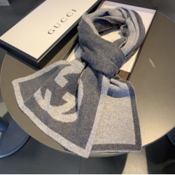 Dupe Sciarpa Classic Cashmere Grigio Scuro imitazioni perfette Replica Sciarpa Classic Cashmere Grigio Scuro Griffate