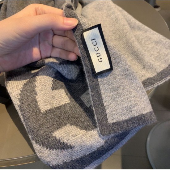 Dupe Sciarpa Classic Cashmere Grigio Scuro imitazioni perfette Replica Sciarpa Classic Cashmere Grigio Scuro Griffate
