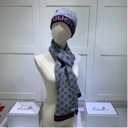 Classic Cashmere Jacquard Sciarpa e Cappello Grigio Classic Cashmere Jacquard Sciarpa e Cappello Grigio