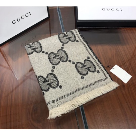 Dupe Pari replica falso Sciarpa in cashmere con logo jacquard GG Lurex Grigio imitazioni perfette Replica Pari falso Sciarpa in cashmere con logo jacquard GG Lurex Grigio Griffate