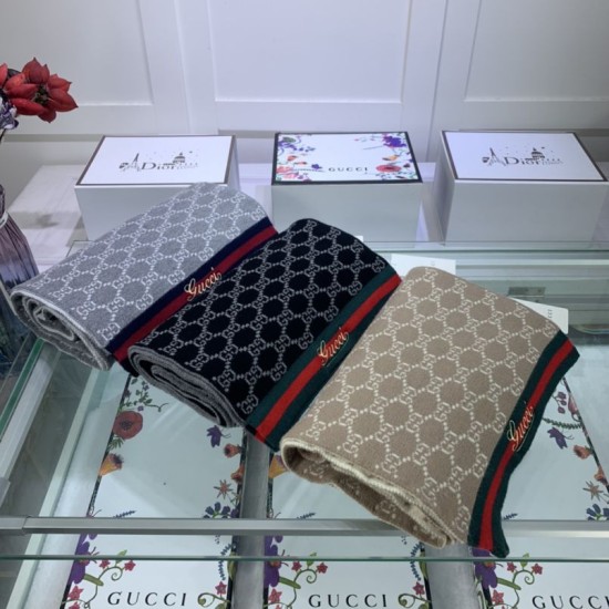 Dupe Pari replica Sciarpa cashmere jacquard 30 x 190 blu scuro imitazioni perfette Replica Pari Sciarpa cashmere jacquard 30 x 190 blu scuro Griffate