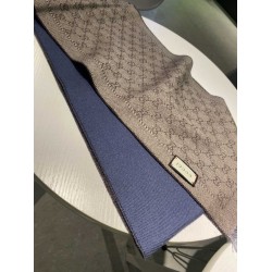 Sciarpa in cashmere jacquard GG 23 x 180 blu scuro Sciarpa in cashmere jacquard GG 23 x 180 blu scuro