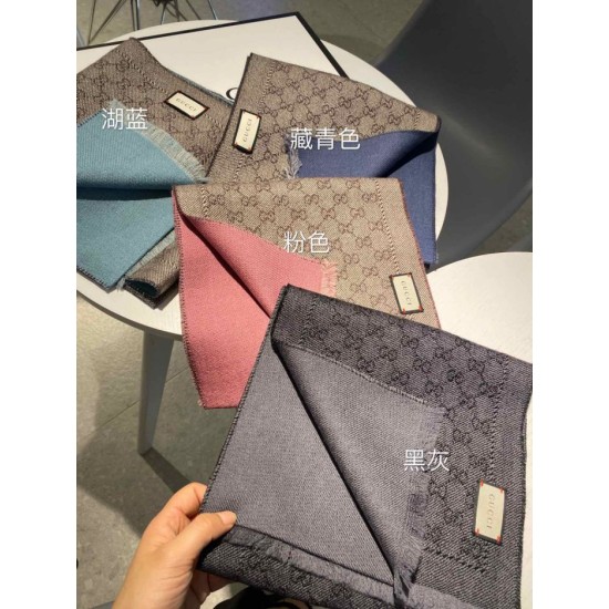 Replica Sciarpa in cashmere jacquard GG 23 x 180 blu scuro Griffate